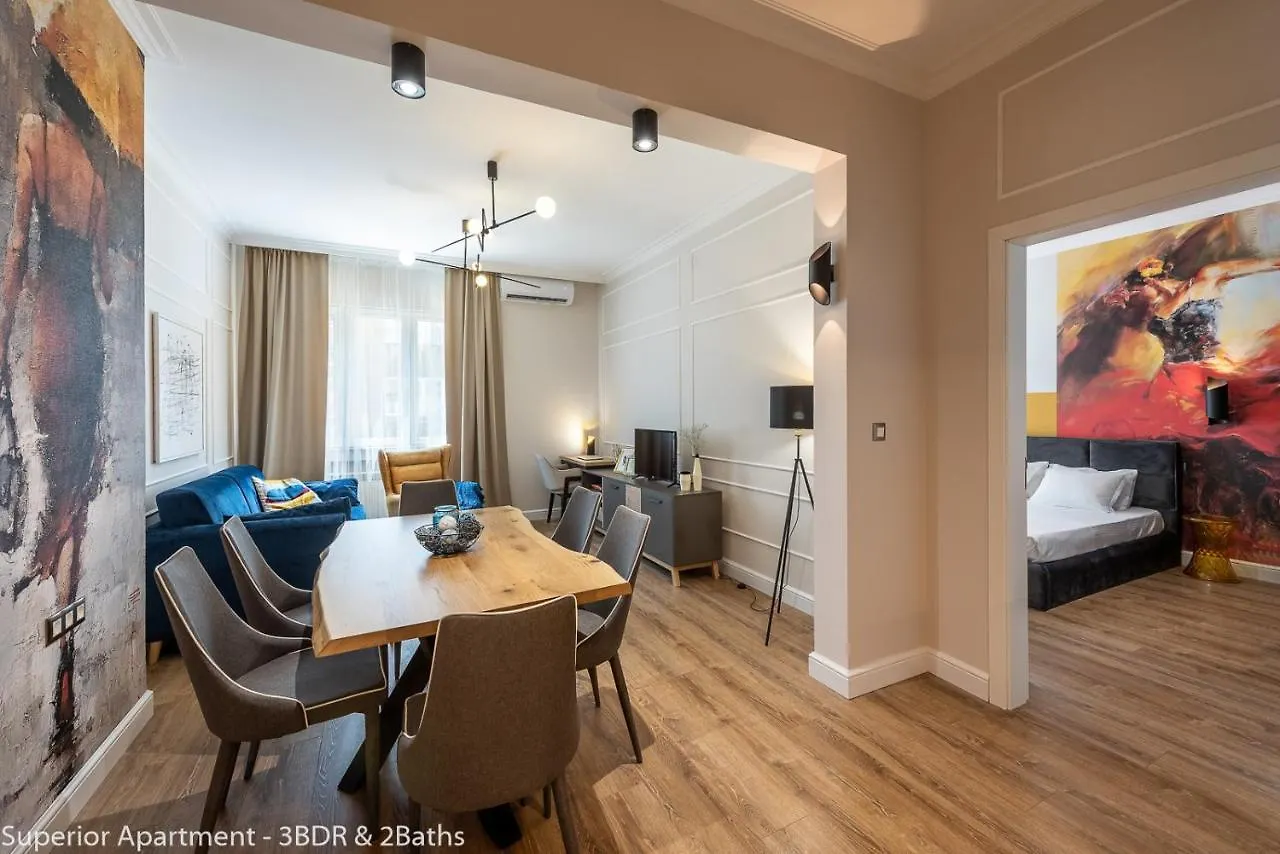 Luxury & Unique - Top Center Apt. - 3Bdr & 2 Baths Σόφια